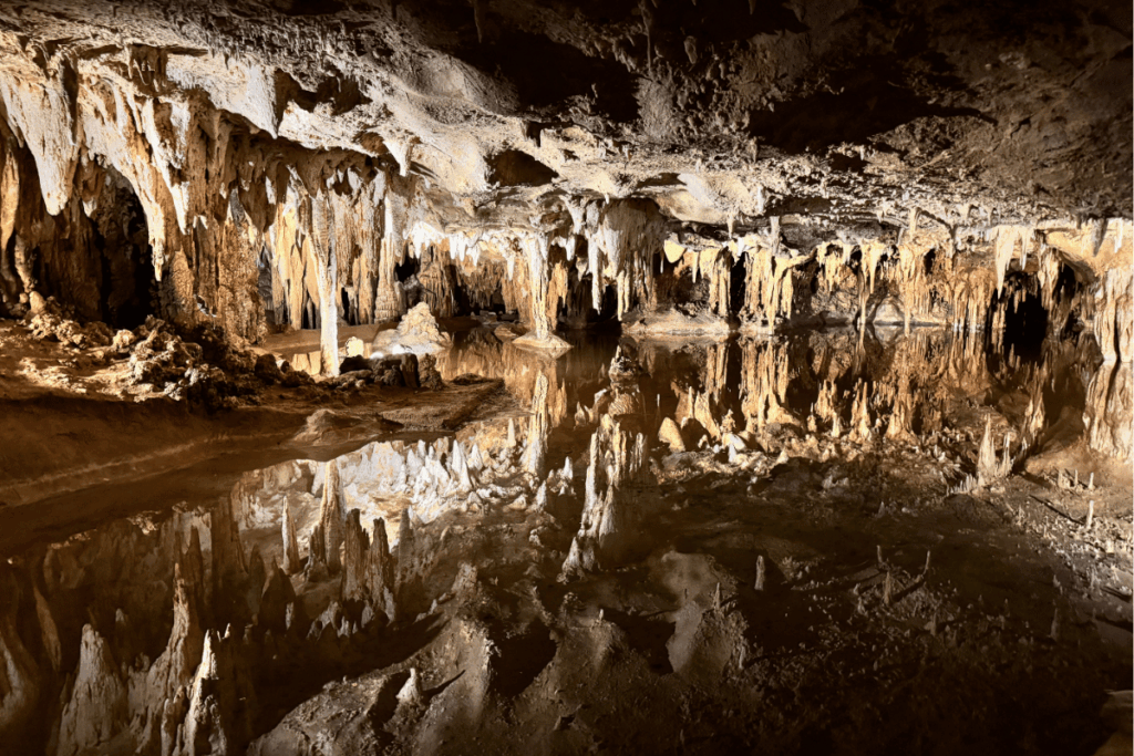 Dream Lake Luray Caverns